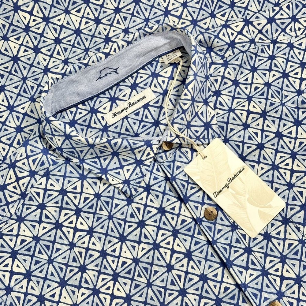 TOMMY BAHAMA Blue Geometric Short Sleeve Shirt Size L  Brand NEW w/ Tags